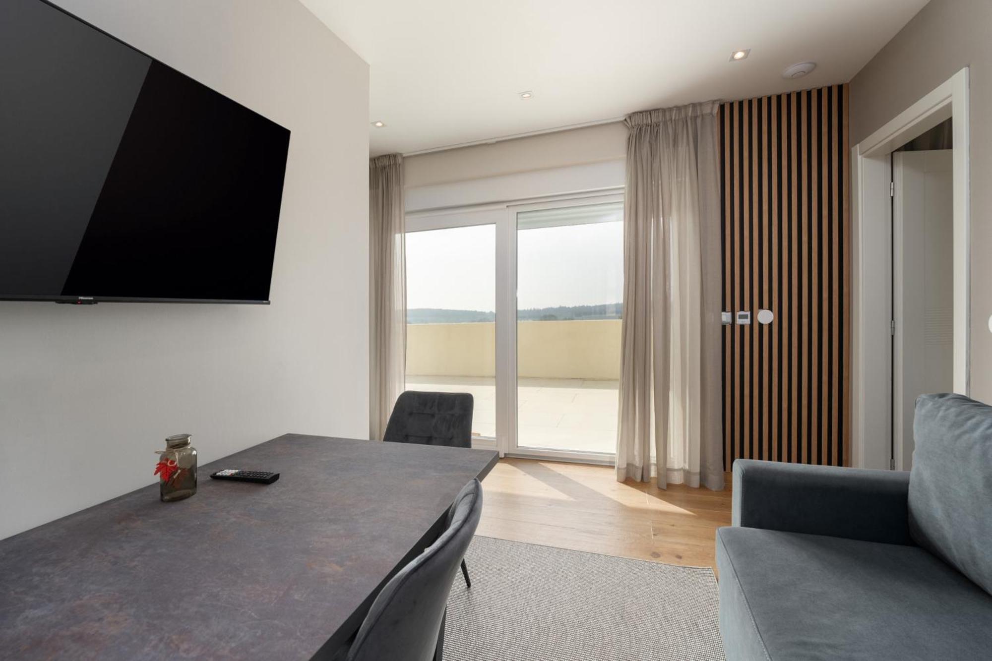 Larum Apartmens Vrsar Exterior foto
