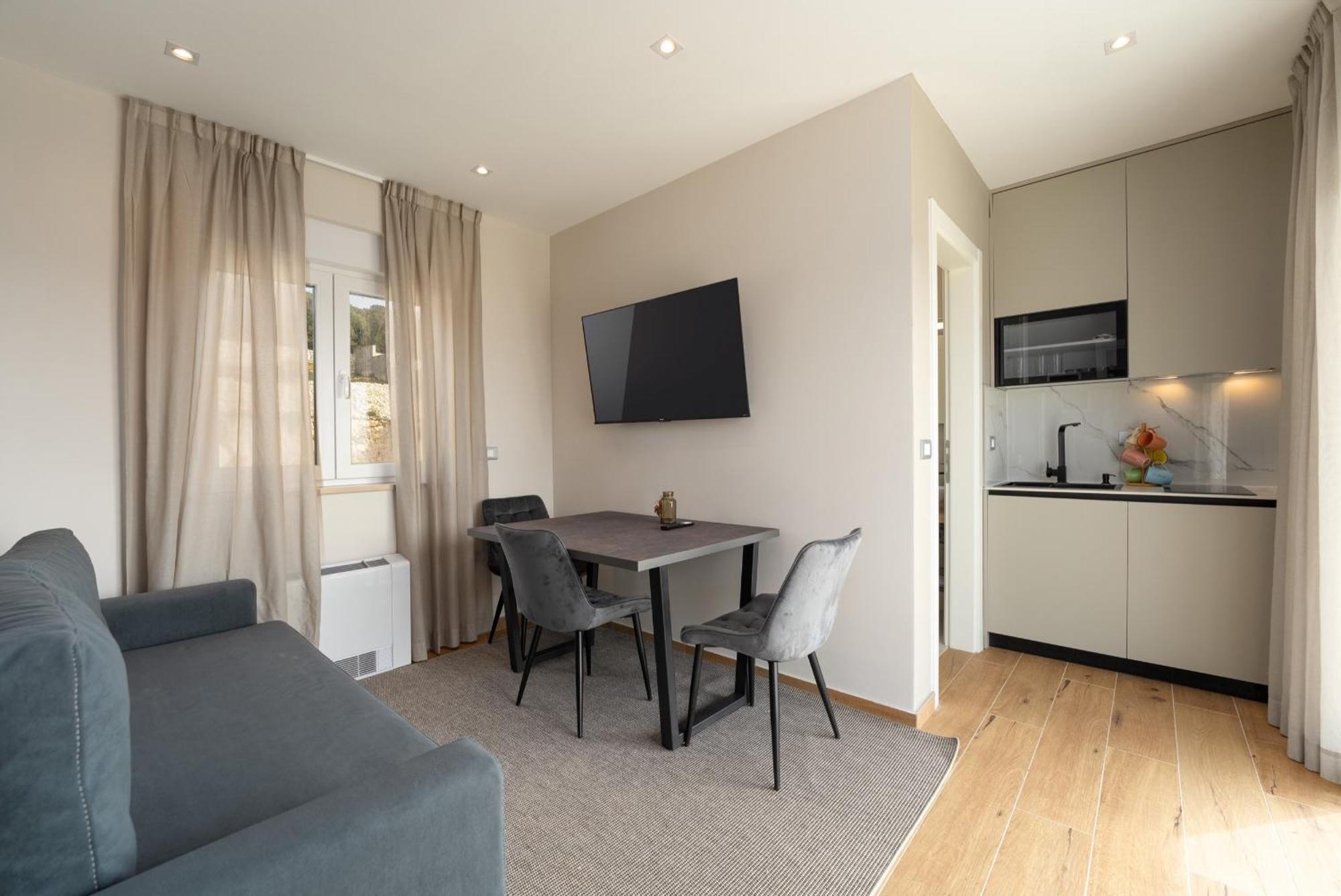Larum Apartmens Vrsar Exterior foto