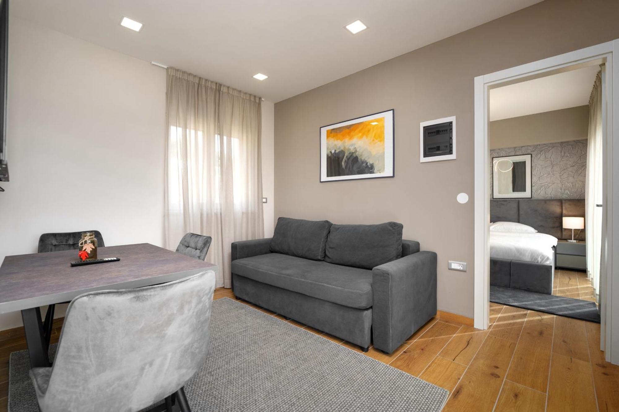 Larum Apartmens Vrsar Exterior foto