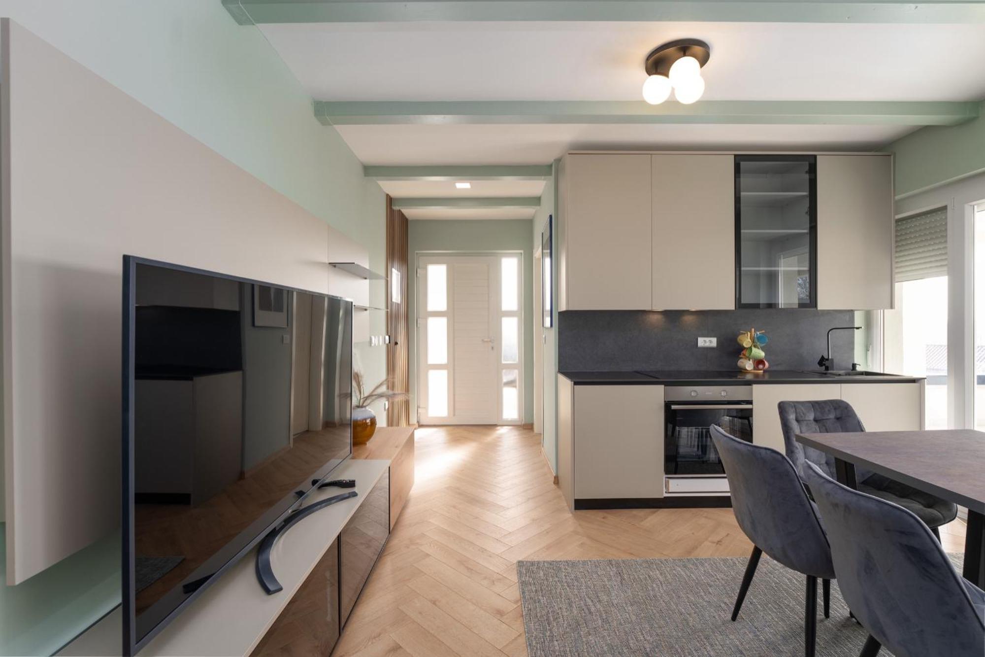 Larum Apartmens Vrsar Exterior foto