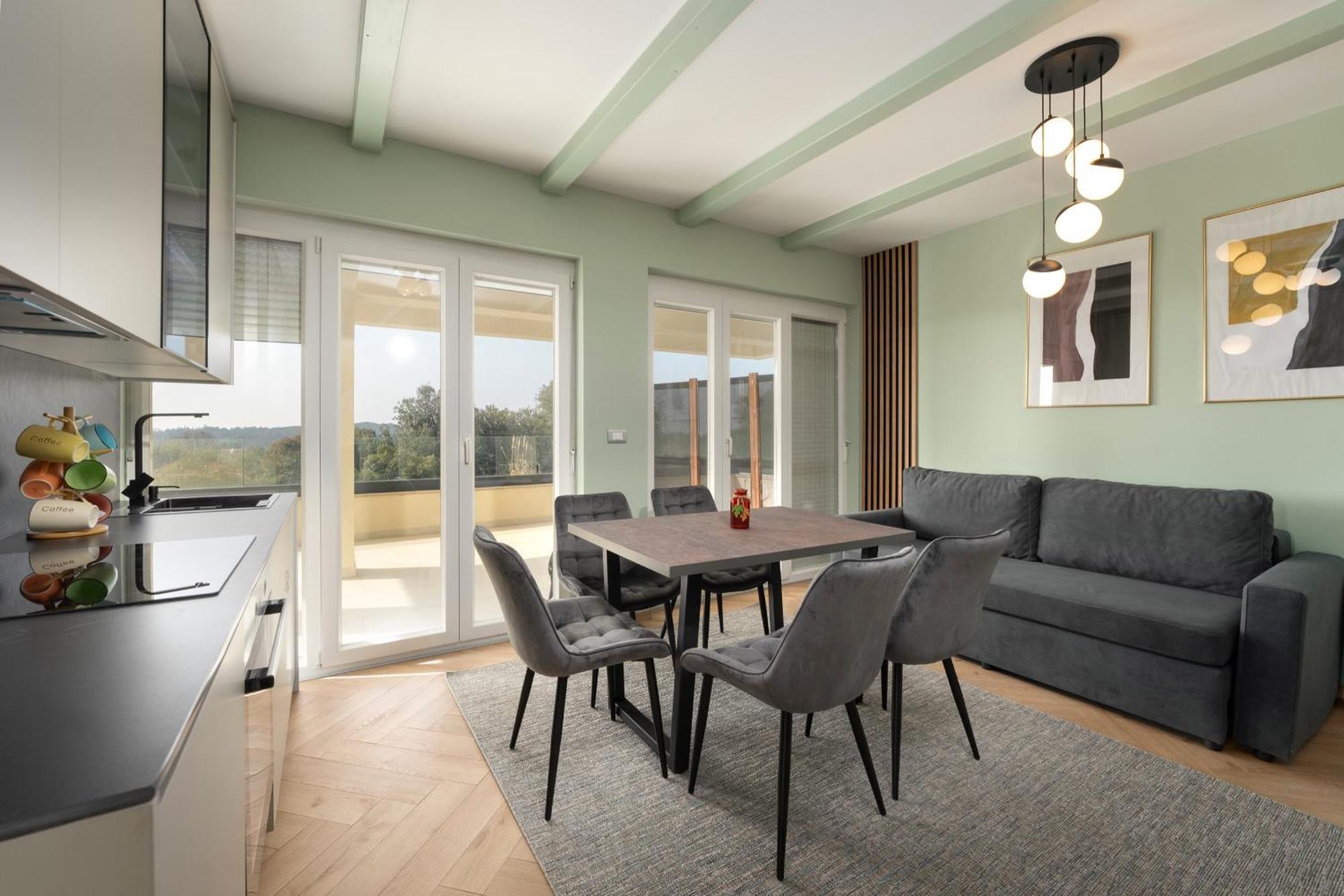 Larum Apartmens Vrsar Exterior foto